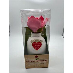 Hallmark Blooming Expressions Animated Flower “Love You Lots” Pink